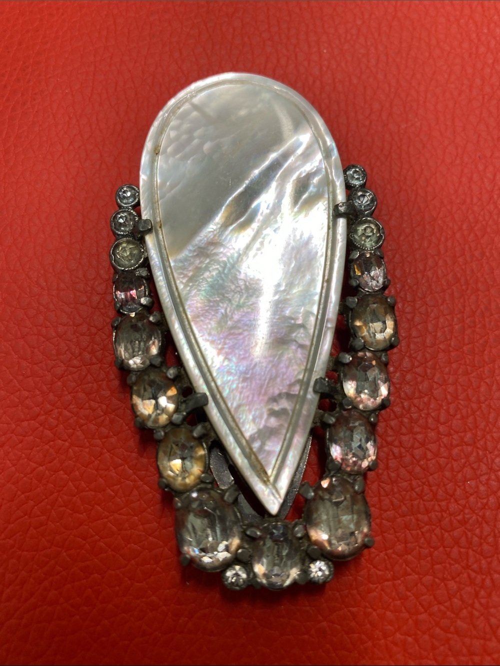 Art Deco Mother-of-Pearl Teardrop Statement Brooch/Fur Clip 1930s - Picture 2 of 5